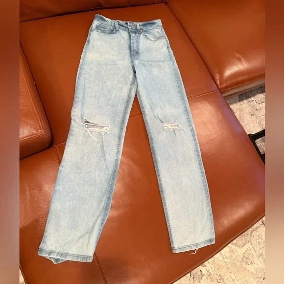 Wild Fable Size 2 Straight Leg Super High Rise Light Blue Distressed Jeans - Picture 1 of 7
